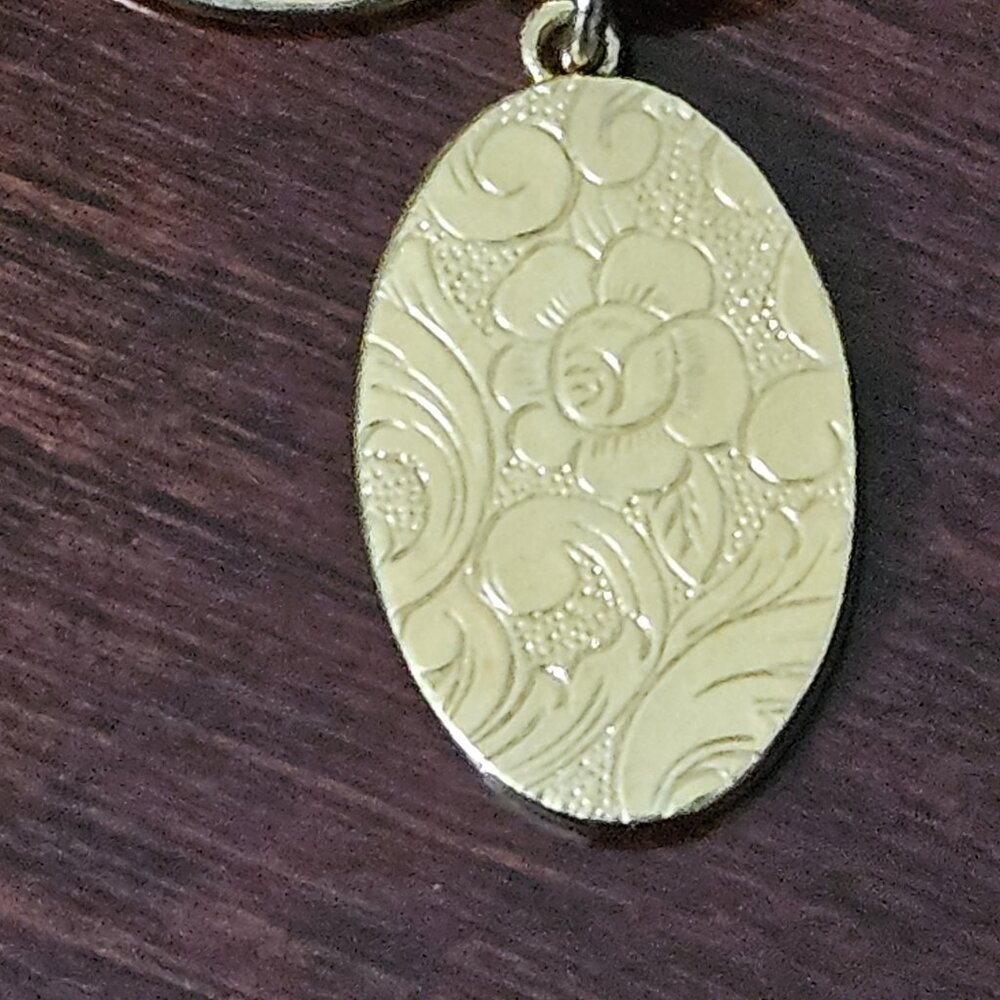 MONICA RICH KOSANN FLOWER SCROLL OVAL 18K CHARM LOCKET PENDANT NECKLACE ENHANCER
